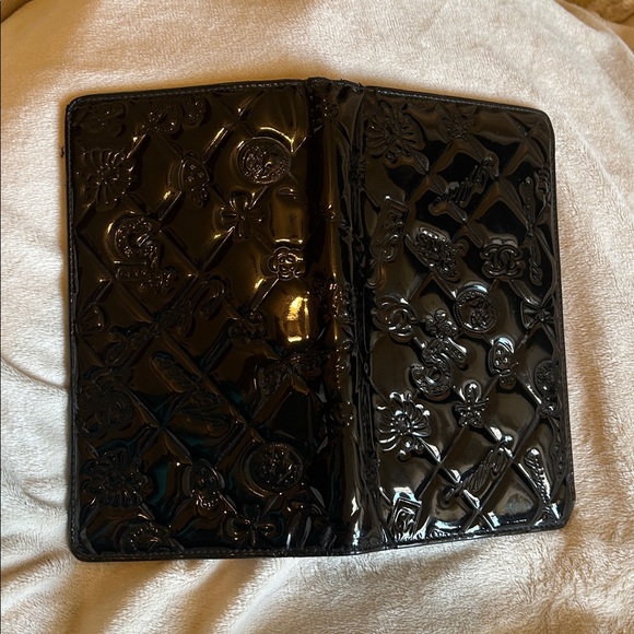 Chanel Lucky Charms Black Patent Embossed Bifold Wallet - Picture 5 of 12